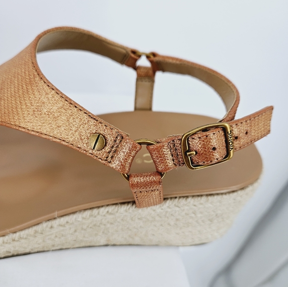 Vionic Kirra Platform Wedge Sandal in Argan Brown Leather Size 10 - Picture 9 of 15